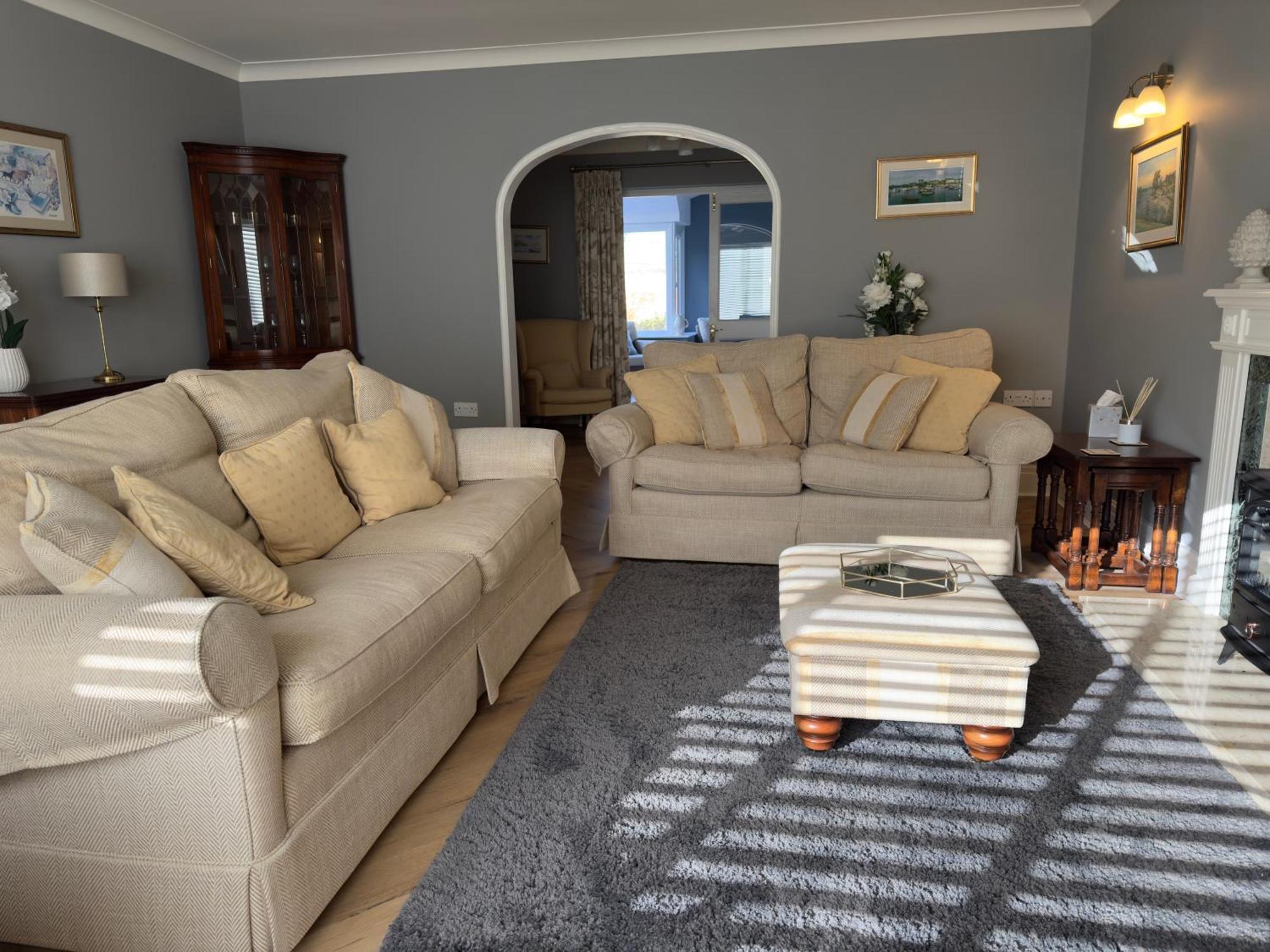 Vast, Elegant Home With Indoor Pool & Sauna Near Popular Golf Course Kington  Exterior foto